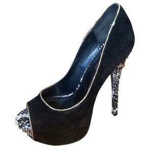 Shoedazzle Women’s Stilettos with spikes snakeskin